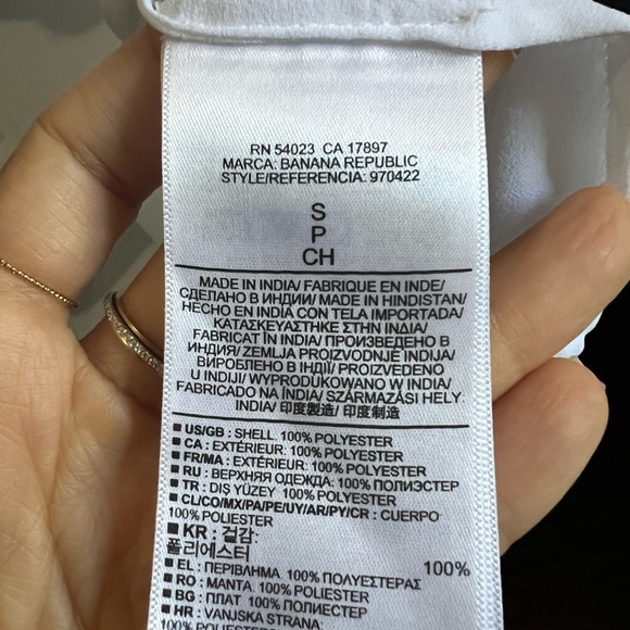 Banana Republic EUC Blouse - White w/Gold buttons - Picture 7 of 7